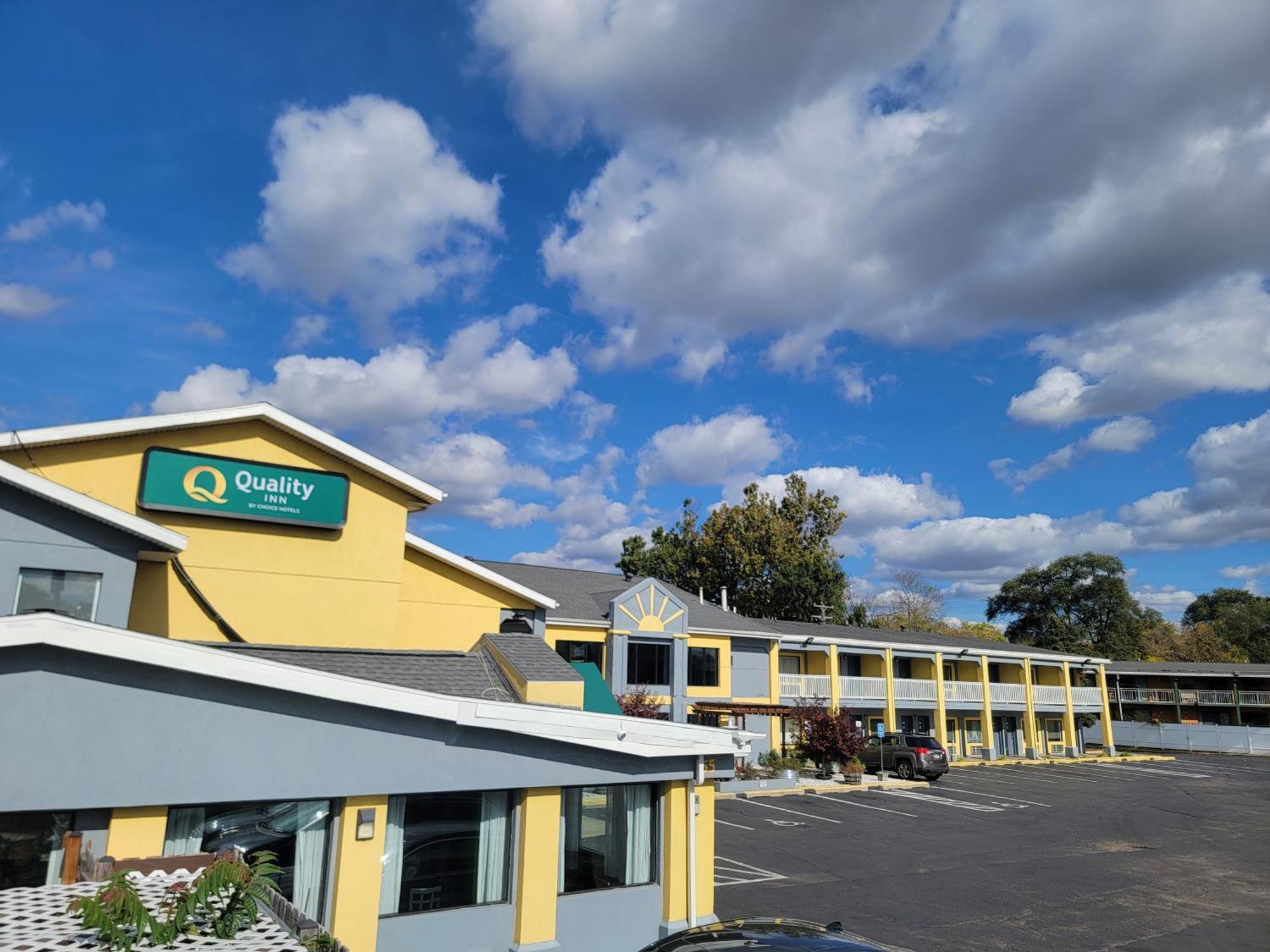 Quality Inn Grand Rapids Near Downtown Уайоминг Екстериор снимка