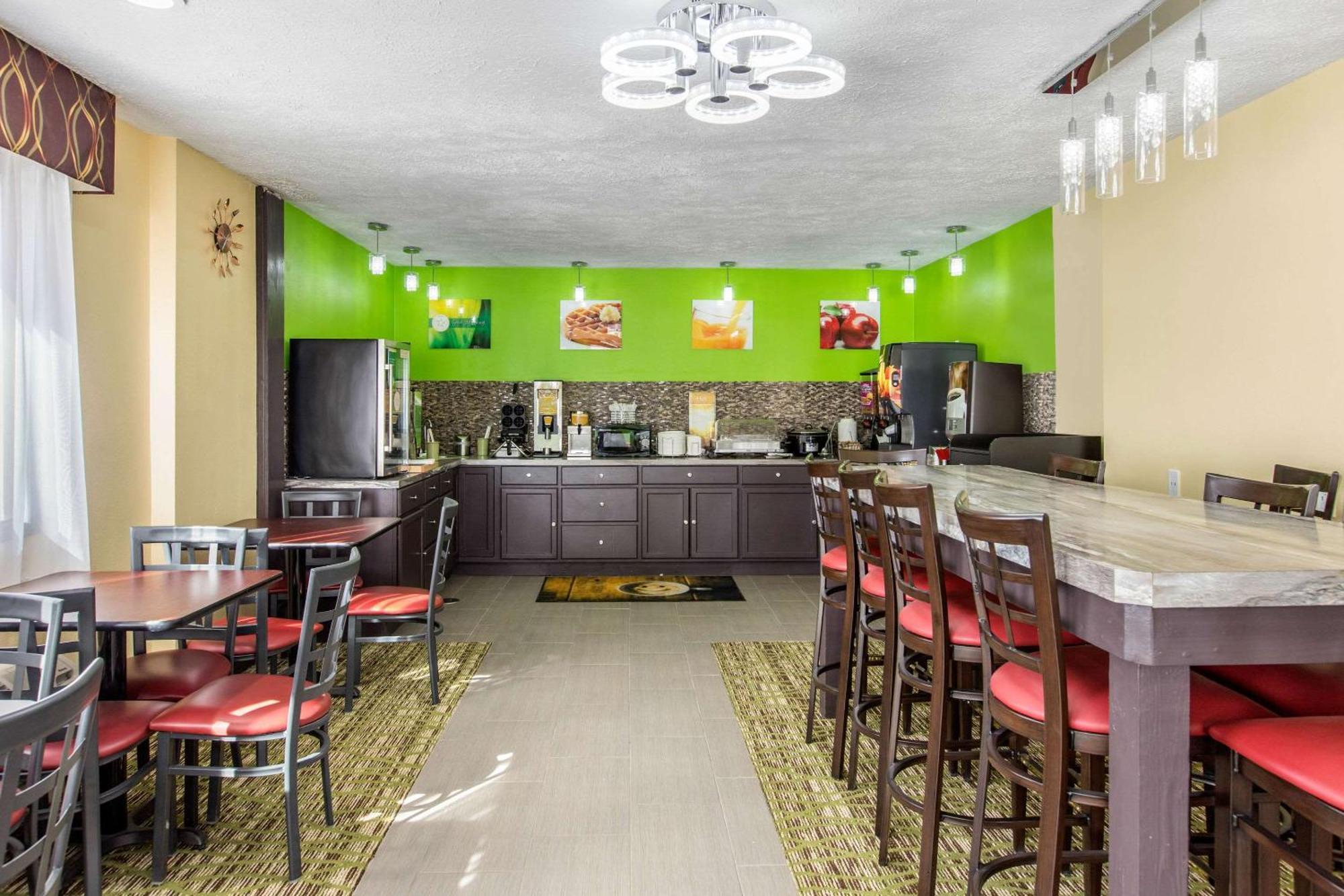 Quality Inn Grand Rapids Near Downtown Уайоминг Екстериор снимка